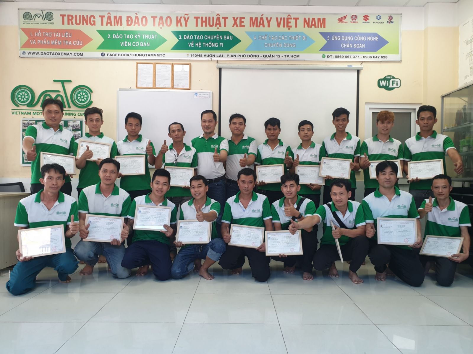Bế giảng khoá máy nâng cao K30